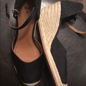 Black and Tan Wedges